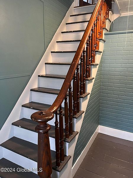 4th image of 11 William Street