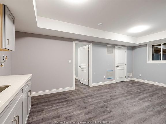 5th image of 495 McEwan Ave #A