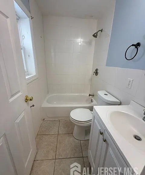 423 Augustine Pl #1 — Photo 2