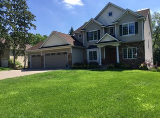 7057 Pleasant View Dr, Mounds View, MN 55112