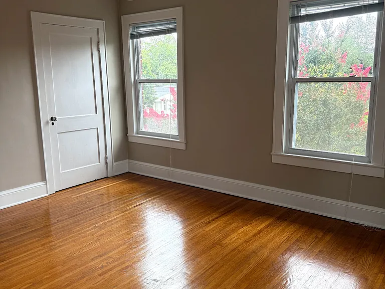 2117 Fairmont Blvd NE — Photo 9
