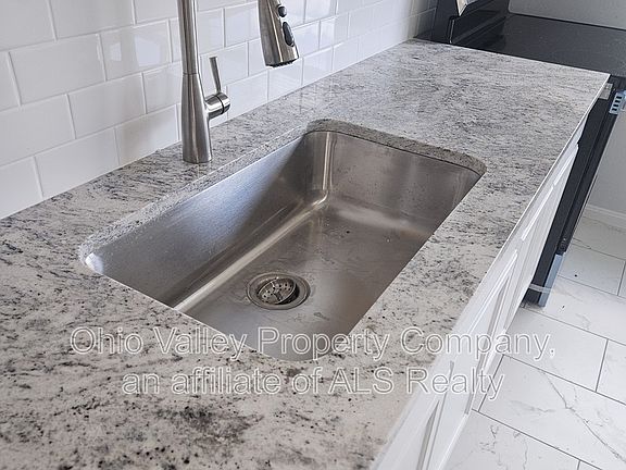 3rd image of 2915 Abigail Dr APT 1