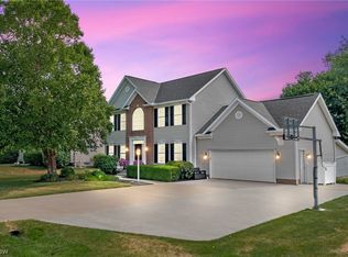 3119 Bear Hollow Rd, Uniontown, OH 44685