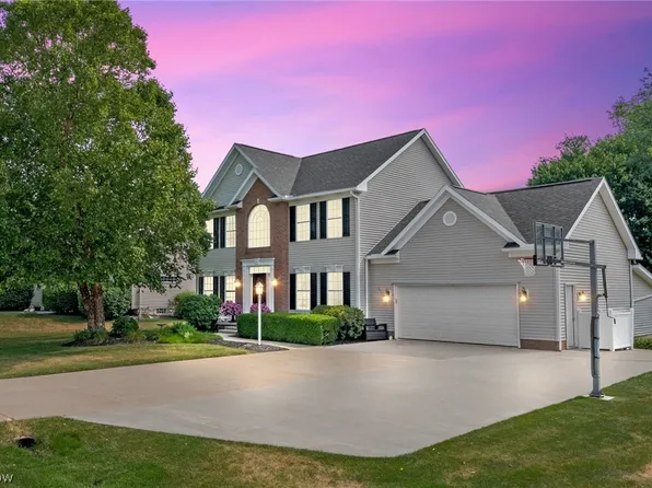 3119 Bear Hollow Rd, Uniontown, OH 44685