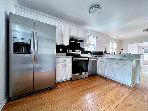 2nd image of 532 Yokley Dr