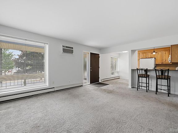 5th image of 15055 Hubbard St APT 28