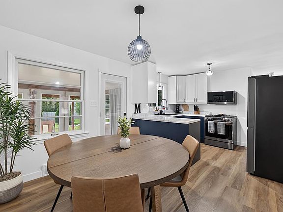 2nd image of 1127 W Colonial DRIVE