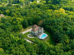 N41W28088 Glacier Rd, Pewaukee, WI 53072