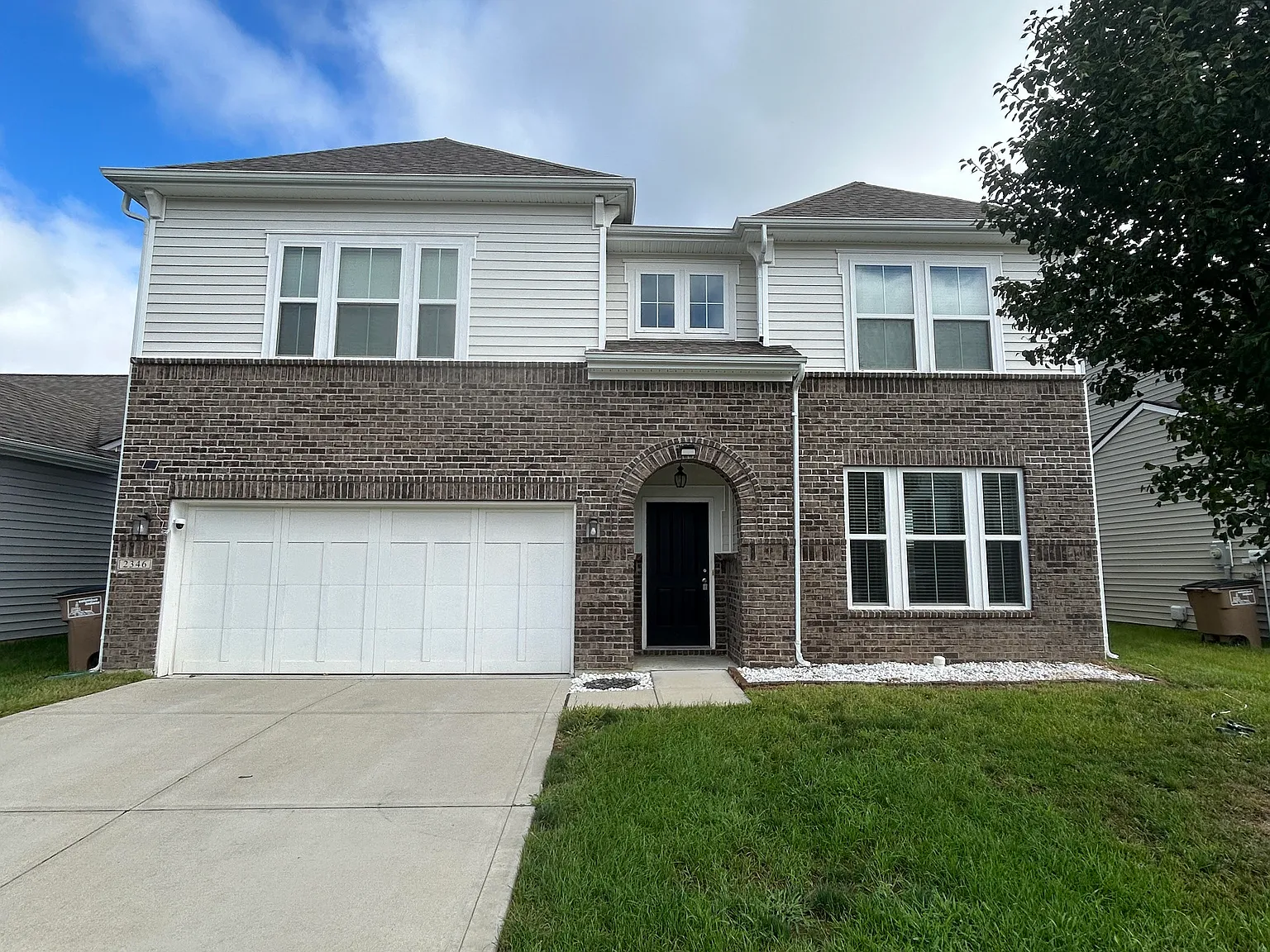 5 bed, 3030 sqft, $2,750 — Photo 1