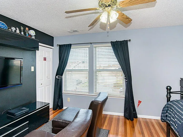 14726 Fawn Hollow Ln — Photo 17