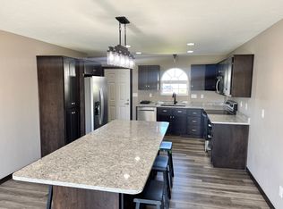 935 W Elm Dr, Little Chute, WI 54140