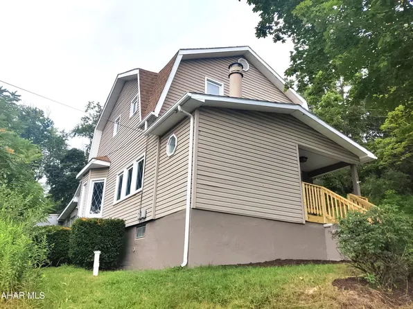 107 N 17th Ave, Altoona, PA 16601