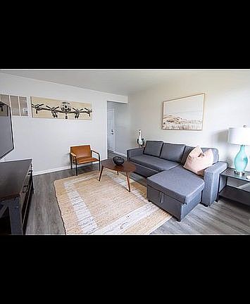 5th image of 9508 17th Bay St #2B