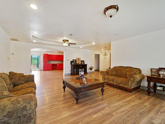 2nd image of 1046 Bowie St