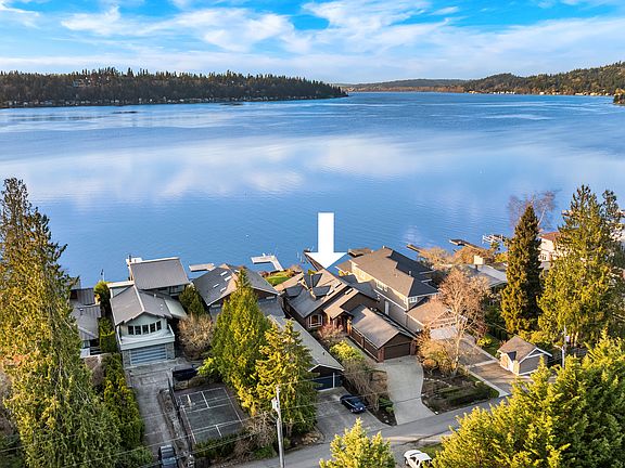 2nd image of 145 E Lake Sammamish Ln NE