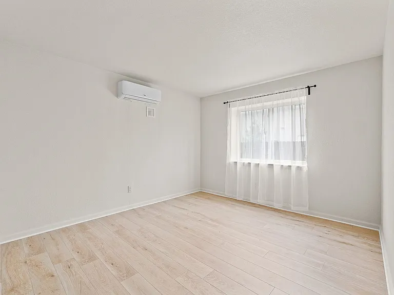 Fairfield Flats — Photo 18