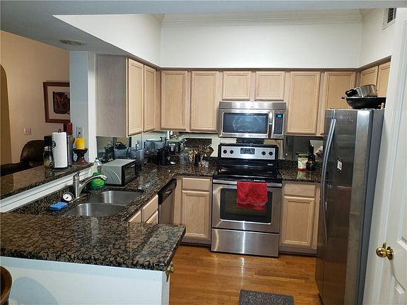 5th image of 3777 Peachtree Rd NE APT 1733