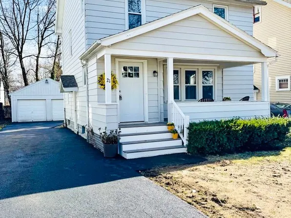 21 Colebourne Rd, Rochester, NY 14609