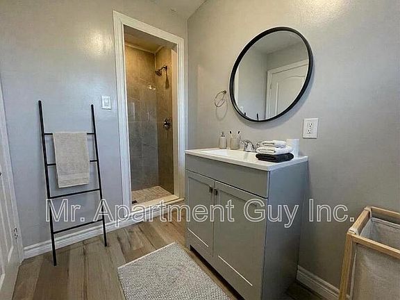 4th image of 42 Gatineau Dr