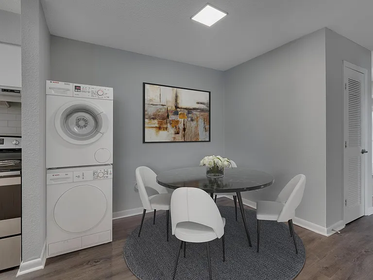 SoHo Apartment Homes — Photo 6