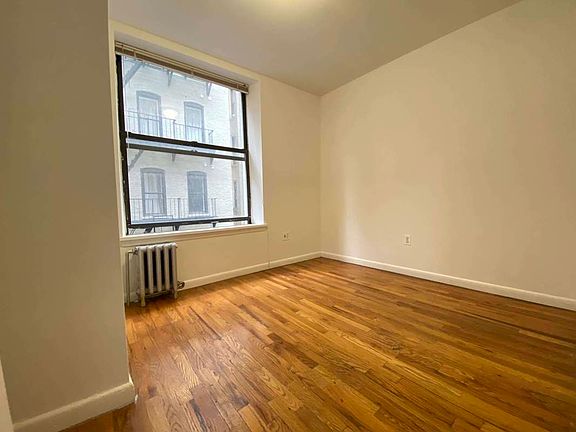 4th image of 310 W 95th St #3F2
