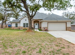 925 E 3rd St, Springtown, TX 76082