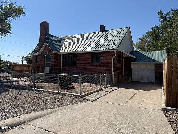 2nd image of 305 E 4th St