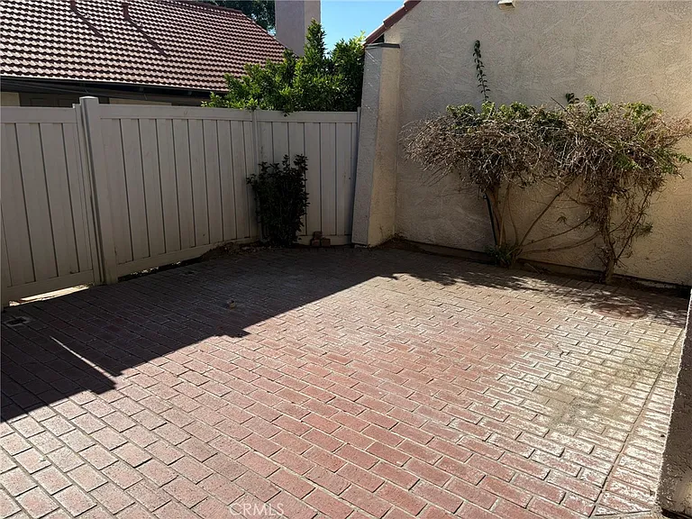 1585 Christopher Ln — Photo 24