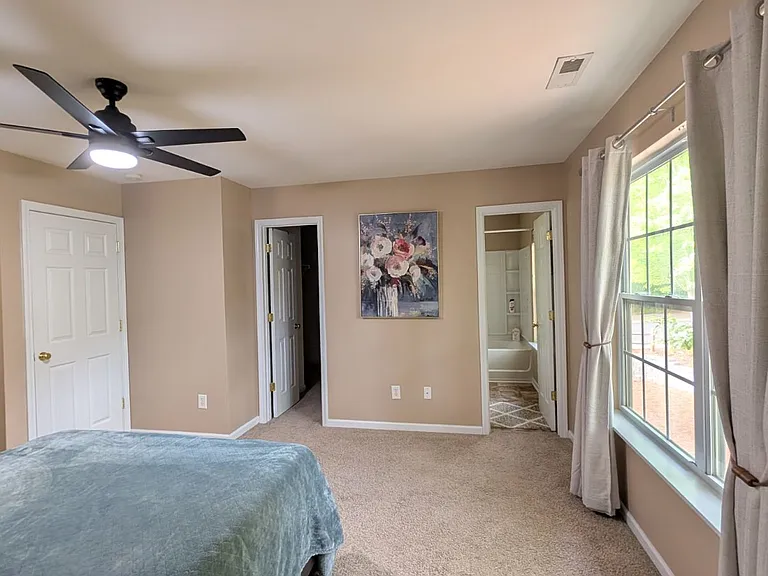 15569 Stronvar House Ln — Photo 5
