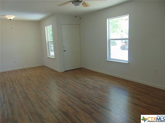 4th image of 909 Carlisle Ave