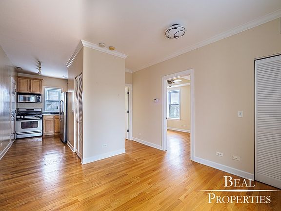 2nd image of 3254 N Clifton Ave #_e2