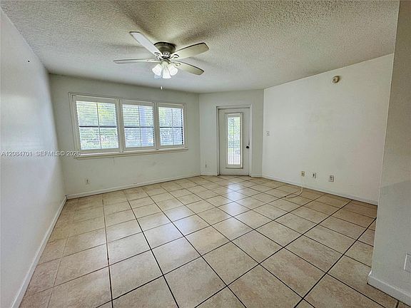 5th image of 630 S Park Rd #293