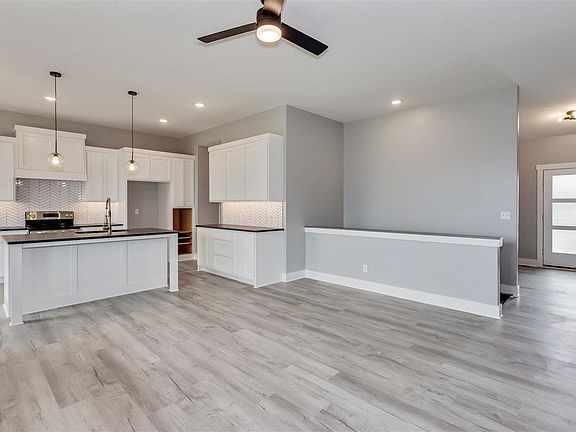 5th image of 1270 N Countrywalk Ct