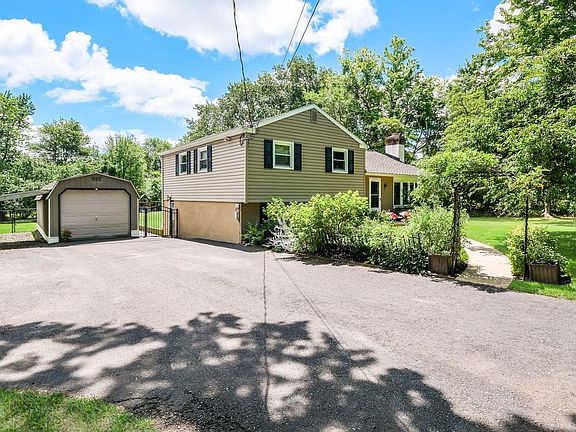 4th image of 6244 Groveland Rd
