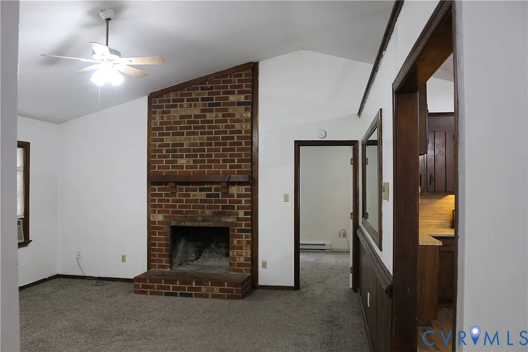 4 bed, 2.0 bath, 1384 sqft, $2,165 — Photo 4