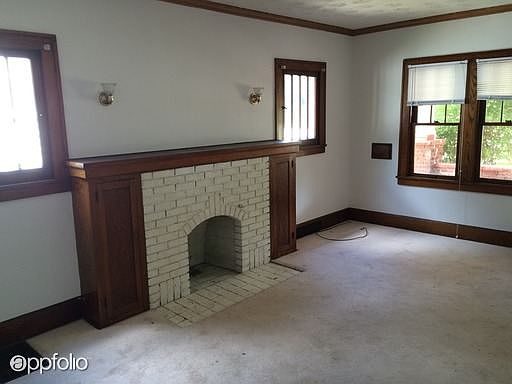 3rd image of 160 E Lucius Ave