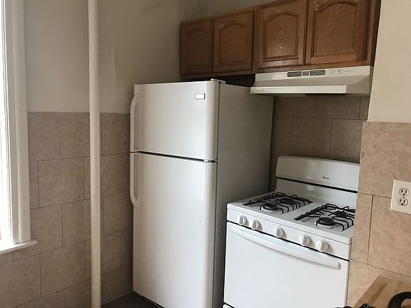 5th image of 2436 41st St APT 12