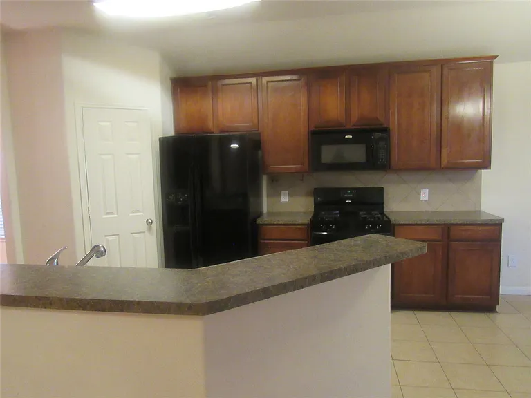 2611 Colony Haven Cir — Photo 6