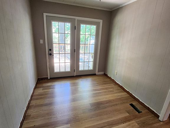 5th image of 2785 Boles St