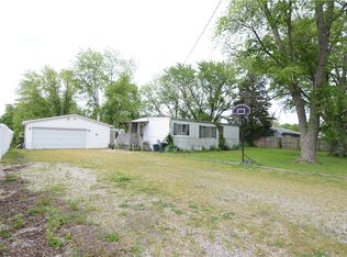 5480 Firehouse Rd, Decatur, IL 62521