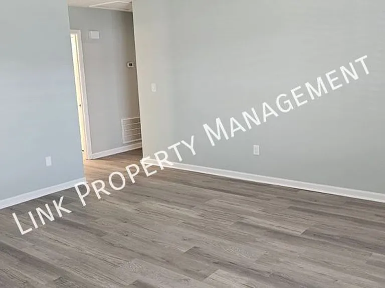 900 Peppermill Rd — Photo 12