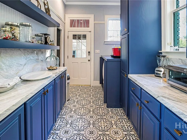 624 E Victory Dr — Photo 17