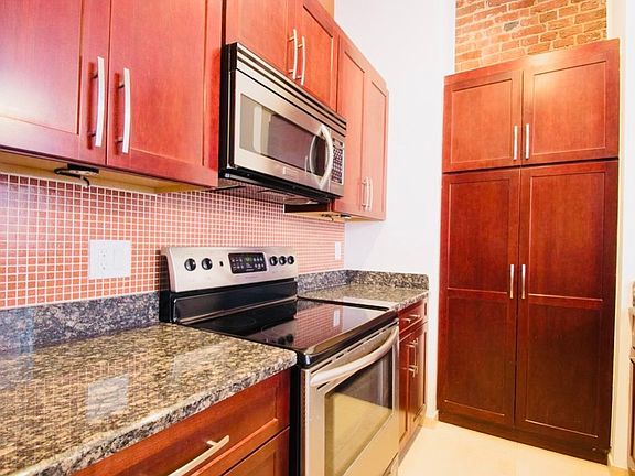 5th image of 12-16 Letitia St #302