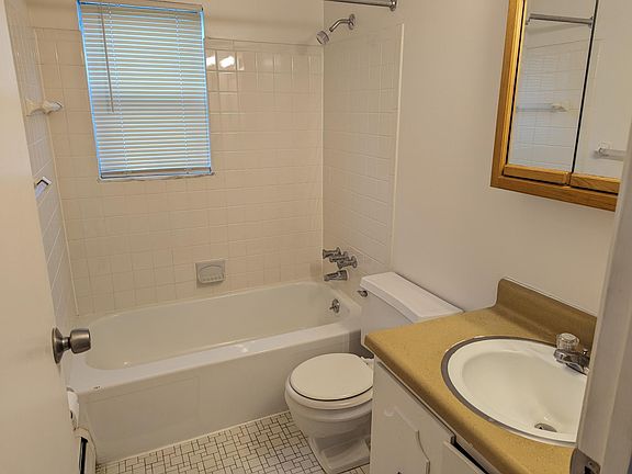 5th image of 1341 Millersport Hwy APT 1