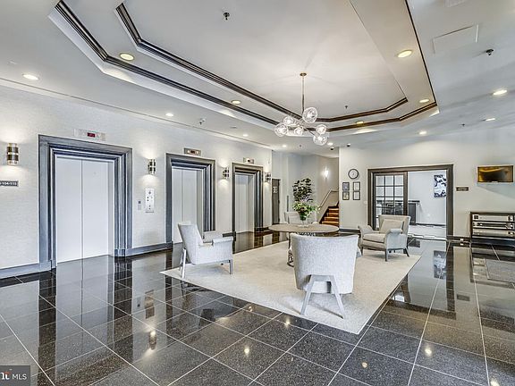 5th image of 1001 N Randolph St APT 1019