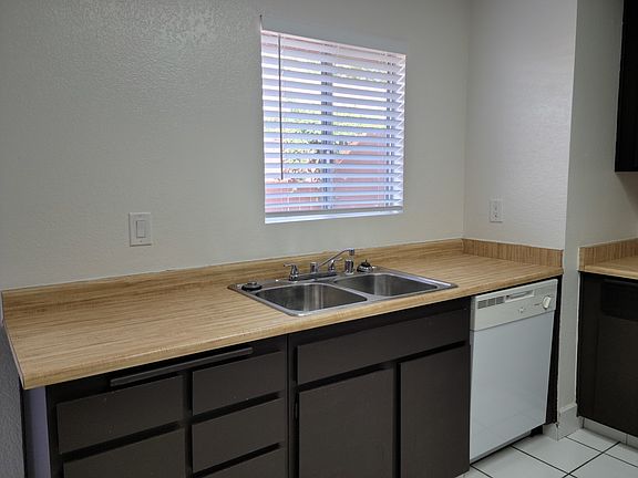 2nd image of 22482 De Soto St #22482