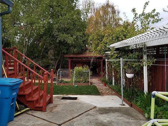 4th image of 416 Voelker Dr