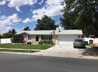 1404 E Coppercreek Rd, Sandy, UT 84093