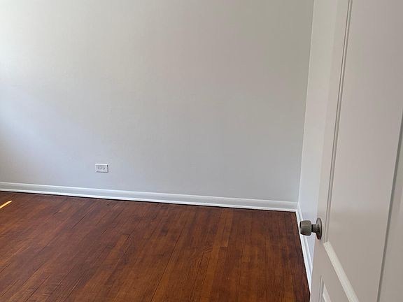 5th image of 443 Oglesby Ave #1