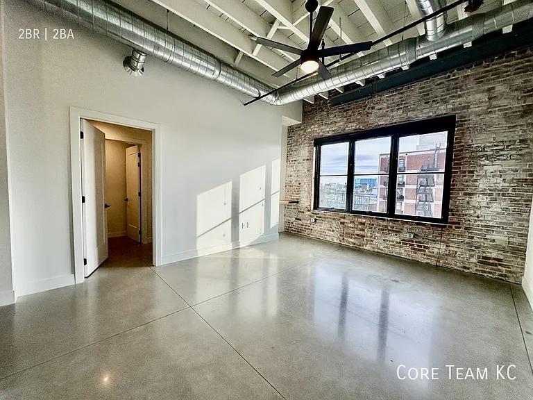 1513 Walnut St #502 — Photo 12